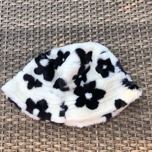 Flower bucket hat NWOT